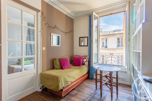  - PARIS - 