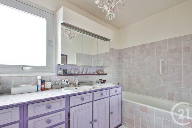 Afficher la photo en grand Appartement T3 à vendre - 3 pièces - 71.21 m2 - BOULOGNE BILLANCOURT - 92 - ILE-DE-FRANCE - Century 21 Marché Escudier
