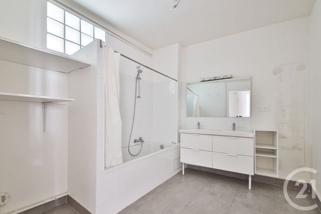 Appartement F2 à vendre - 2 pièces - 61.16 m2 - CLICHY - 92 - ILE-DE-FRANCE - Century 21 Marché Escudier