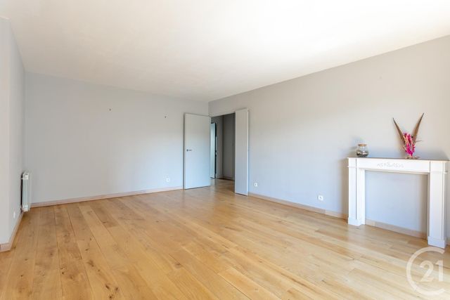 Appartement T4 à louer - 4 pièces - 89.5 m2 - SURESNES - 92 - ILE-DE-FRANCE - Century 21 Marché Escudier