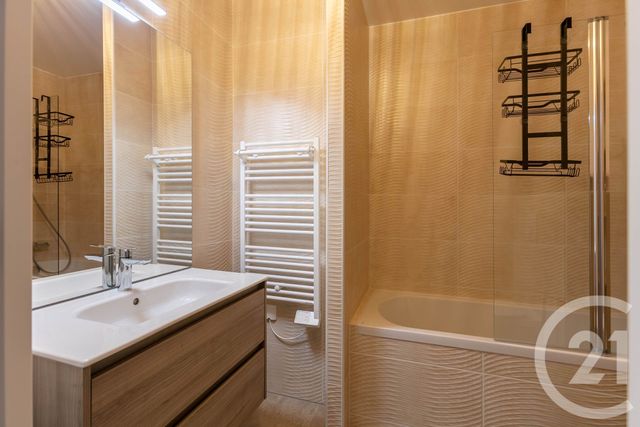 Appartement Duplex à louer - 6 pièces - 145.0 m2 - SURESNES - 92 - ILE-DE-FRANCE - Century 21 Marché Escudier
