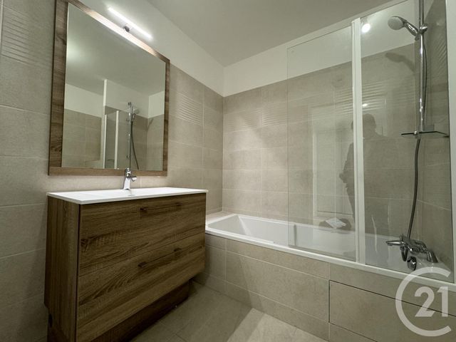 Appartement T2 à louer - 2 pièces - 41.69 m2 - CLAMART - 92 - ILE-DE-FRANCE - Century 21 Marché Escudier